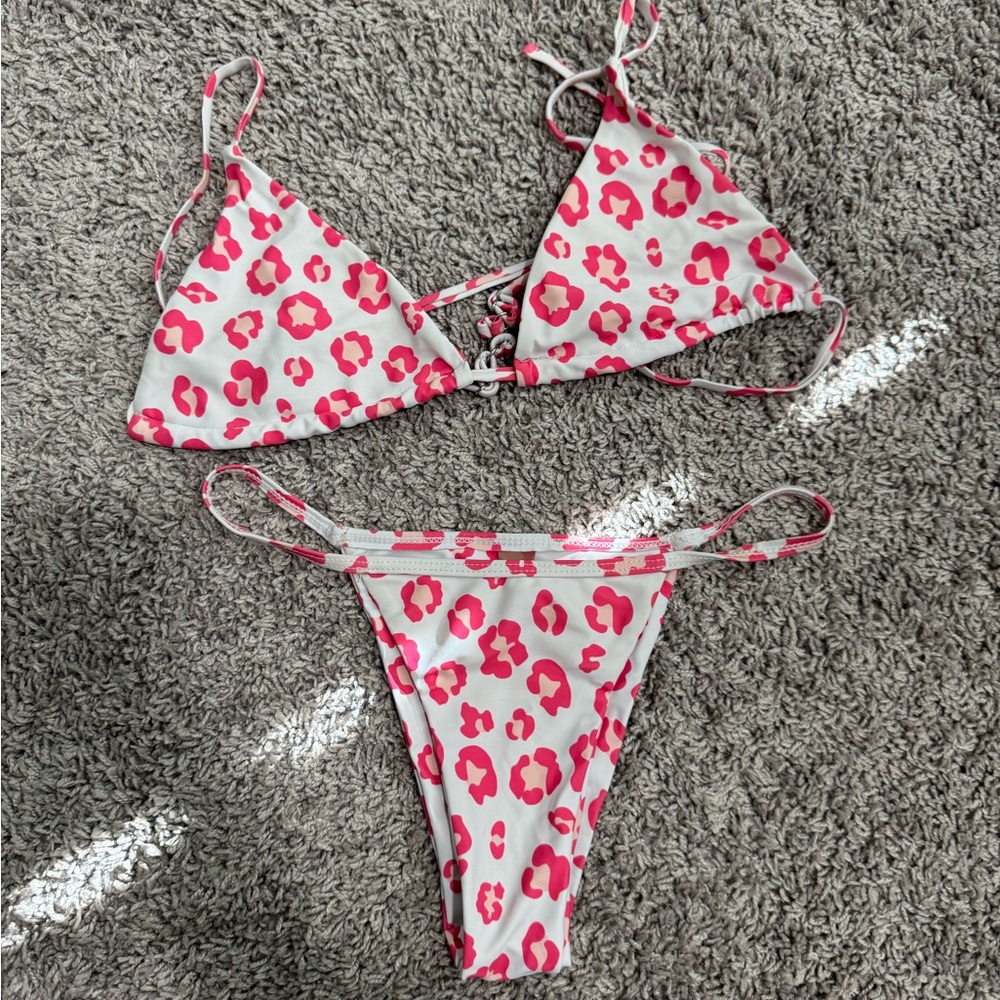 Stylish Pink Leopard Print Bikini Set